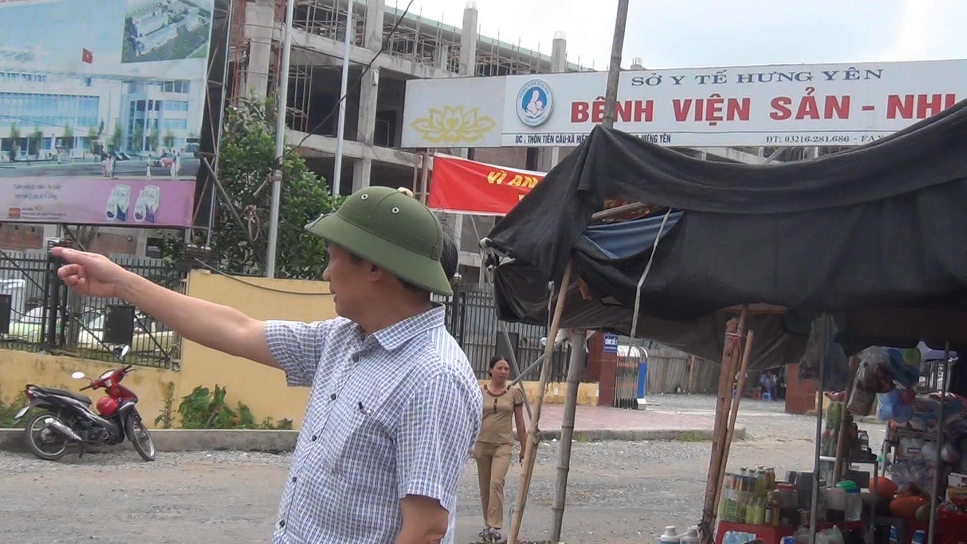   Đồng chí Đặng Minh Ngọc, Phó chủ tịch UBND tỉnh, Phó trưởng Ban thường trực Ban An toàn giao thông tỉnh đã kiểm tra đột xuất việc họp chợ trên các tuyến đường giao thông trong tỉnh.