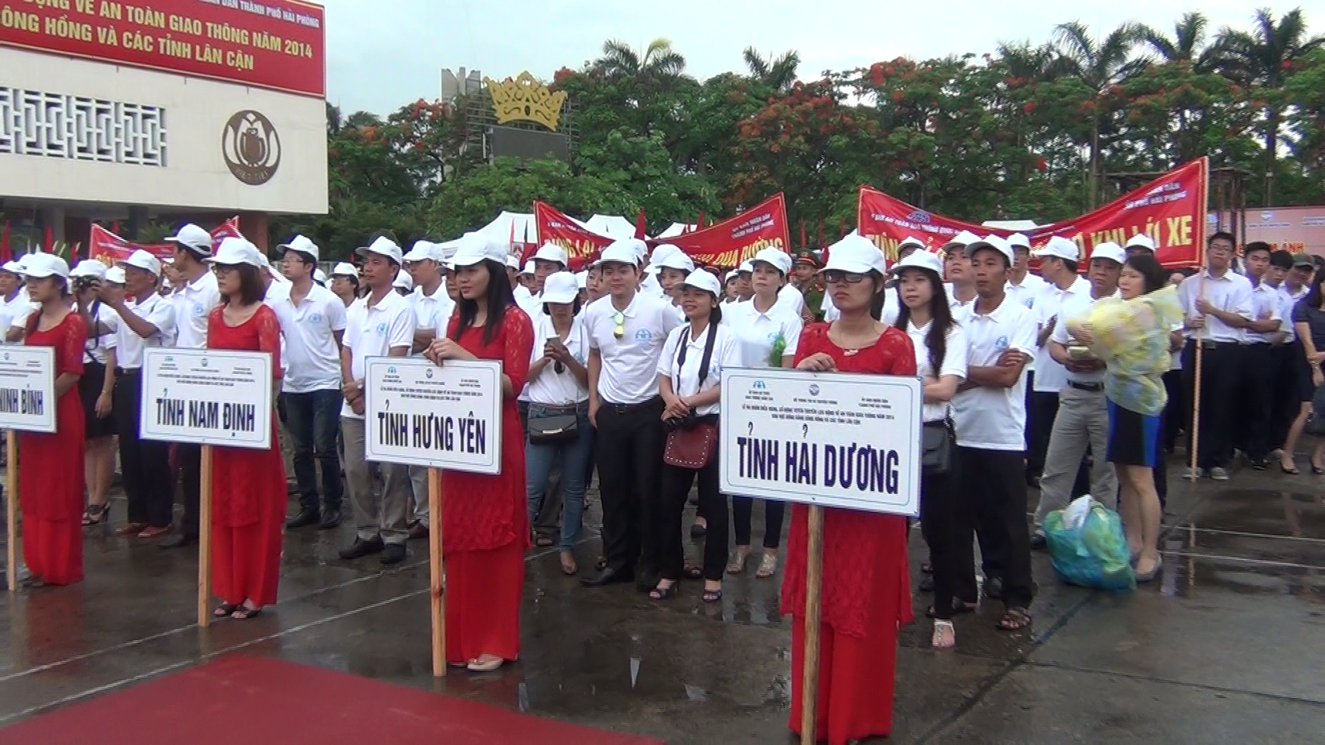   Tỉnh Hưng Yên tham gia Hội thi các đội tuyên truyền lưu động về an toàn giao thông năm 2014 khu vực đồng bằng sông Hồng và các tỉnh lân cận